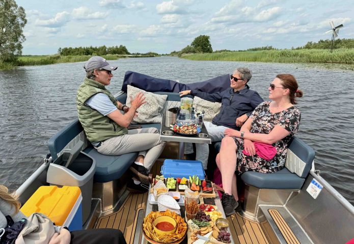 2f8c72-varen-met-borrelhapjes.jpg